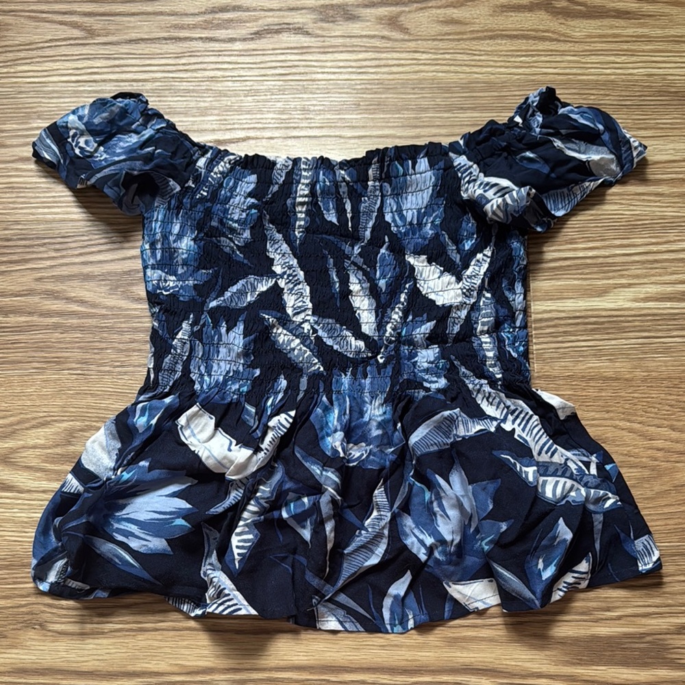 Aeropostale Blue and White Puff Sleeve Blouse